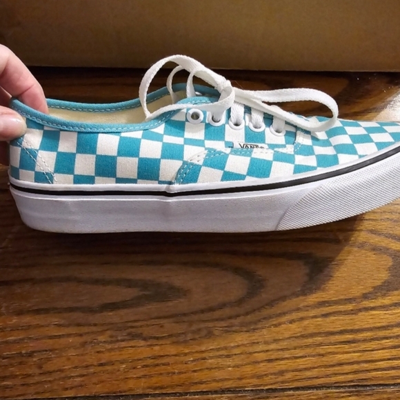 VANS size 8 women's (more like 9); 6.5 mens EUC - Picture 3 of 6
